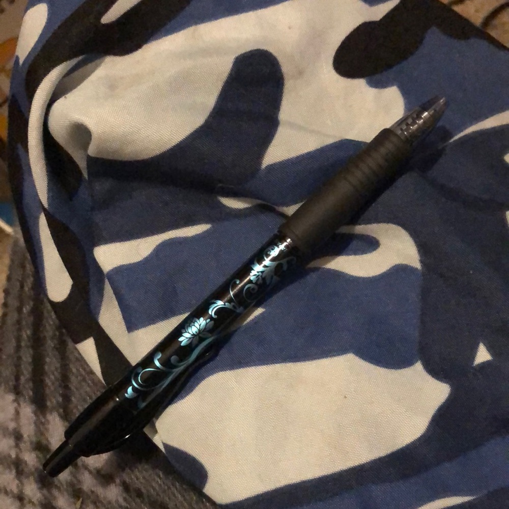 1$ pen 5$ handkerchiefs